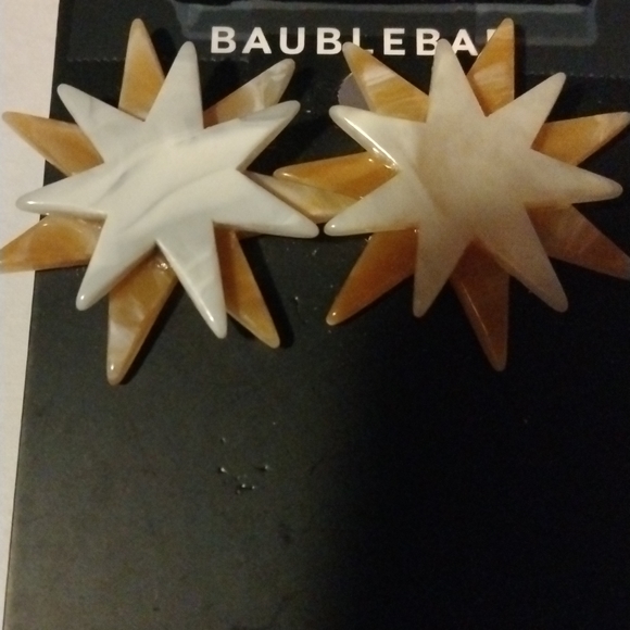 BaubleBar Jewelry - Baublebar star pierced earrings nwt tan and white (sku 054)